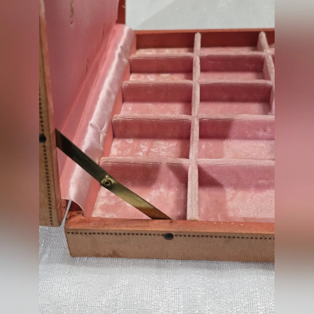 Vintage Mele MCM Salmon Pink Vinyl Exterior Jewelry Box
